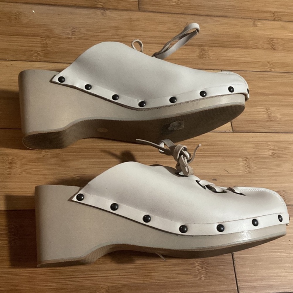 Clogs - Picture 5 of 6